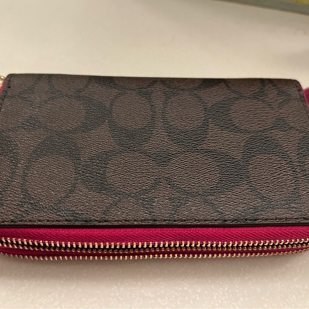 Coach Double Zip Wallet Signature Print w/Deep Magenta EUC double zip wristlet - Picture 6 of 7